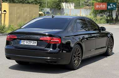 Седан Audi A8 2015 в 