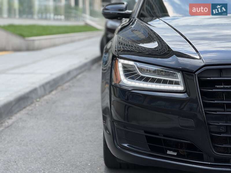 Седан Audi A8 2015 в Дніпрі