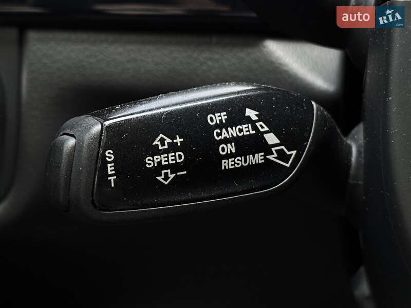Седан Audi A8 2015 в Дніпрі