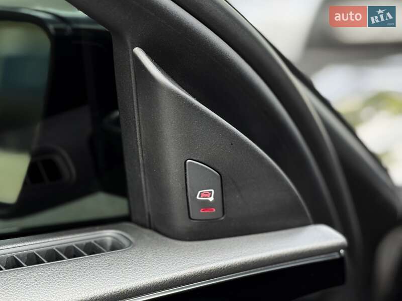Седан Audi A8 2015 в Дніпрі