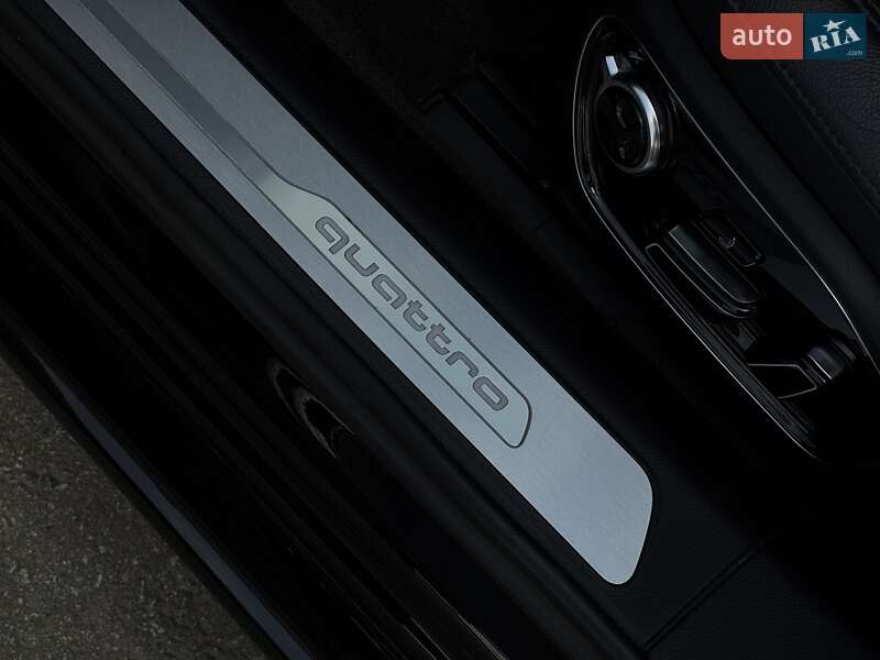 Седан Audi A8 2015 в Дніпрі