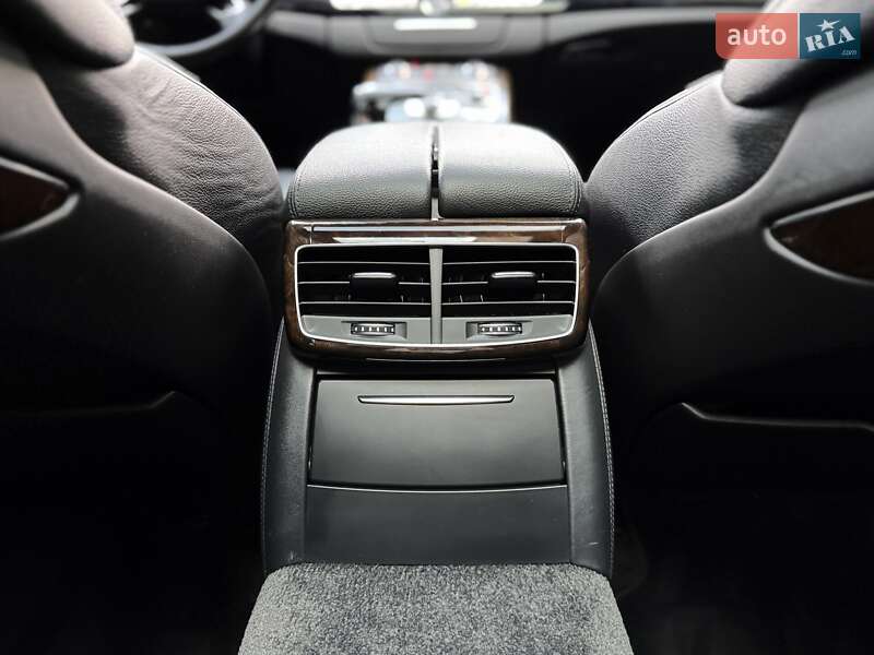 Седан Audi A8 2015 в Дніпрі