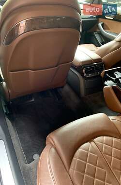 Седан Audi A8 2013 в 