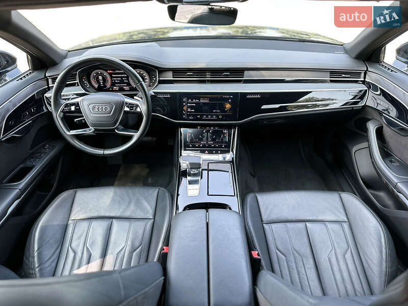Седан Audi A8 2021 в Киеве
