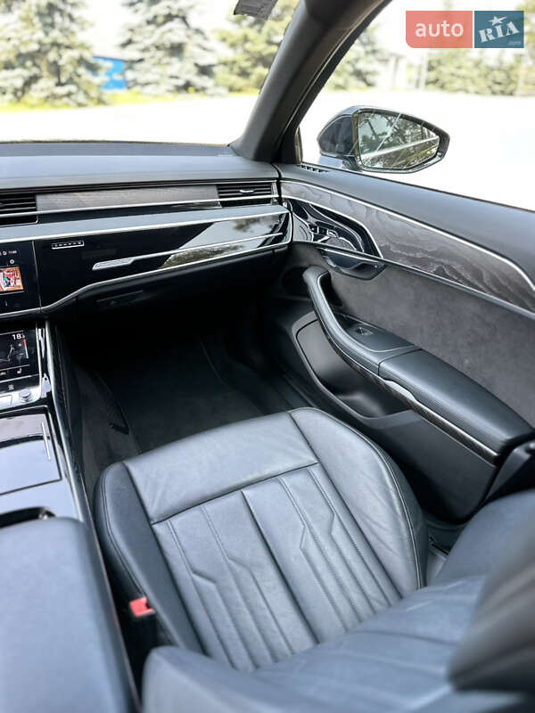 Седан Audi A8 2021 в Киеве