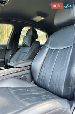 Седан Audi A8 2021 в 