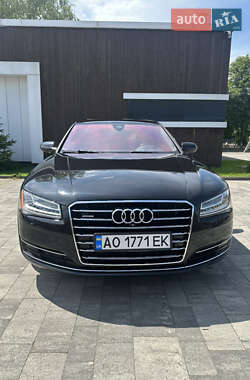 Седан Audi A8 2015 в 