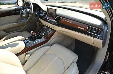 Седан Audi A8 2010 в 