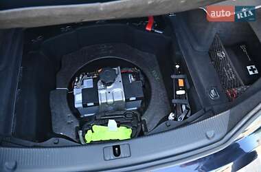 Седан Audi A8 2010 в 