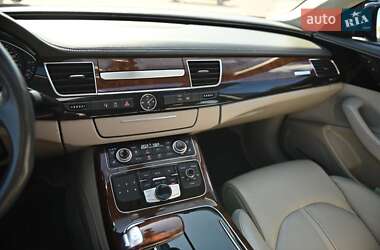 Седан Audi A8 2010 в 