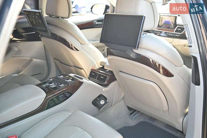 Седан Audi A8 2010 в Рівному
