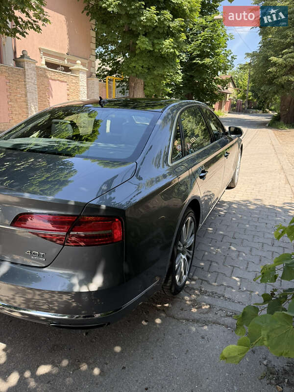 Седан Audi A8 2014 в Чернівцях
