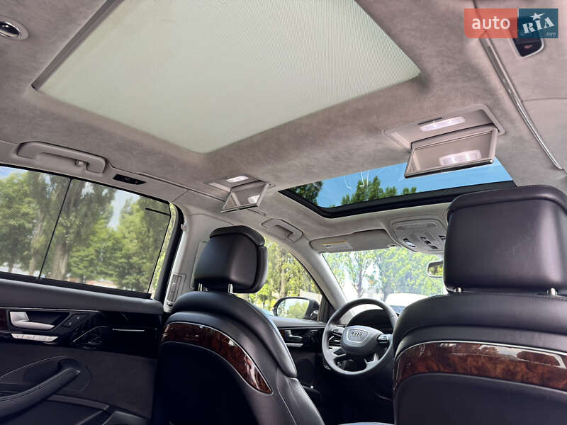 Седан Audi A8 2017 в Киеве