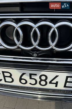 Седан Audi A8 2012 в 