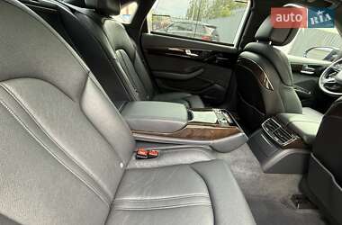Седан Audi A8 2017 в 