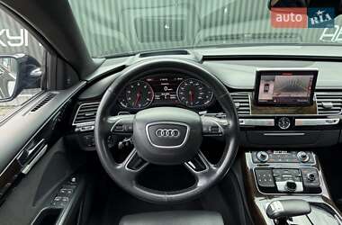 Седан Audi A8 2017 в 