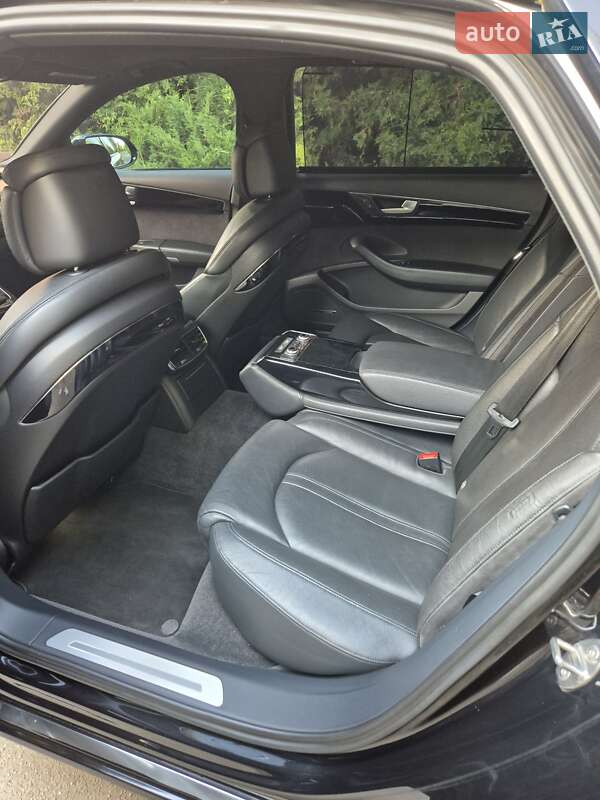 Седан Audi A8 2014 в Кривом Роге