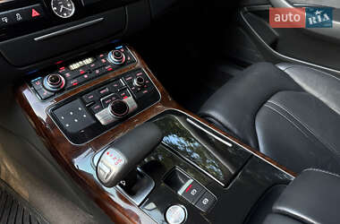 Седан Audi A8 2011 в 