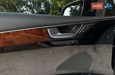 Седан Audi A8 2011 в 