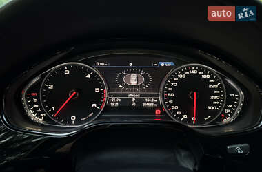 Седан Audi A8 2011 в 