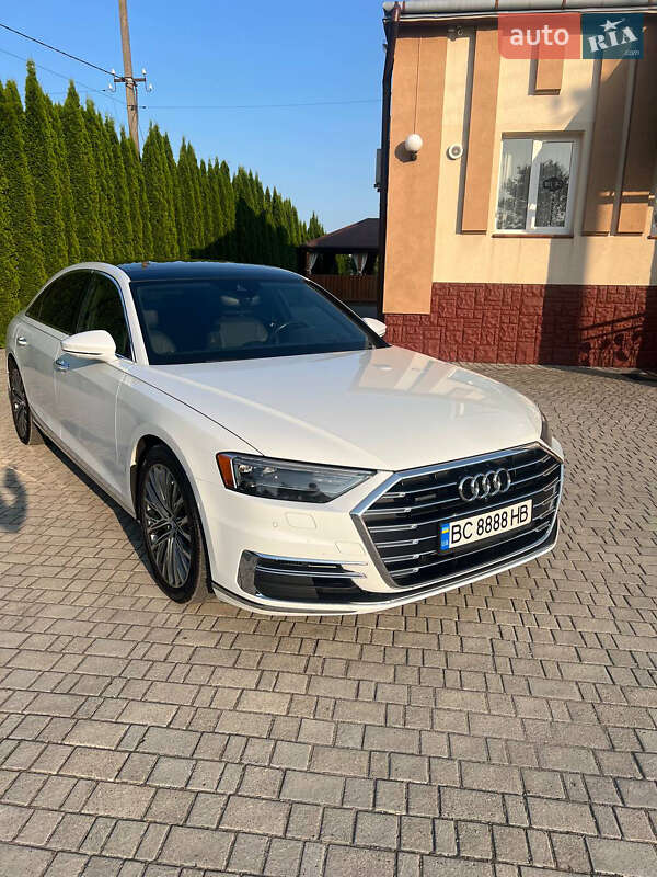 Седан Audi A8 2018 в Львове