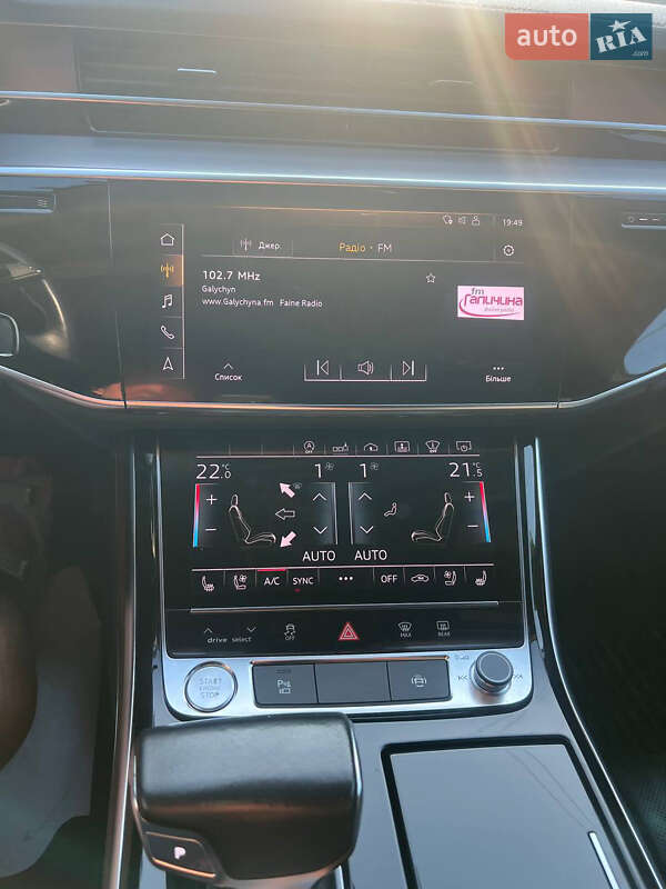 Седан Audi A8 2018 в Львове