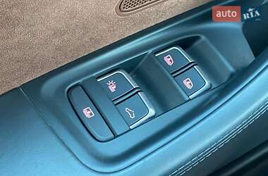 Седан Audi A8 2017 в 