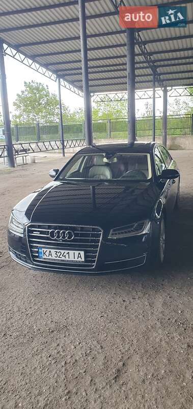 Седан Audi A8 2013 в Запорожье