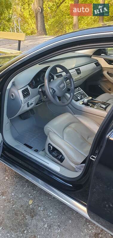 Седан Audi A8 2013 в Запорожье