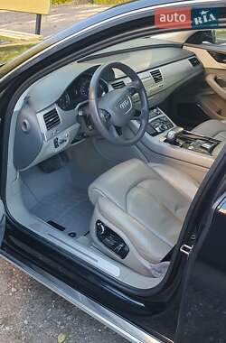 Седан Audi A8 2013 в 