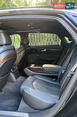 Седан Audi A8 2015 в 