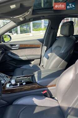 Седан Audi A8 2015 в 