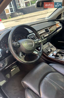 Седан Audi A8 2012 в 