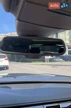 Седан Audi A8 2012 в 