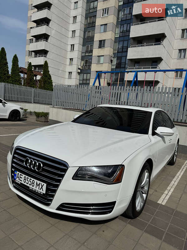 Седан Audi A8 2012 в Дніпрі