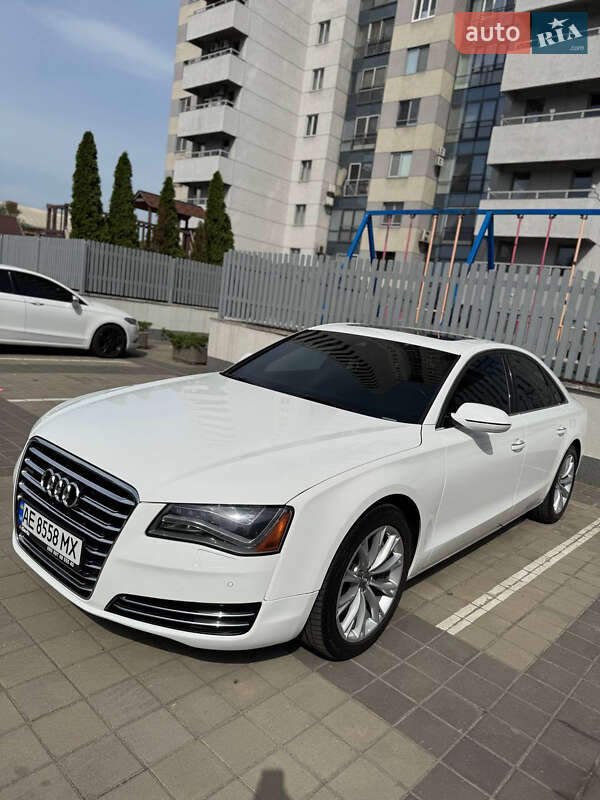 Седан Audi A8 2012 в Дніпрі