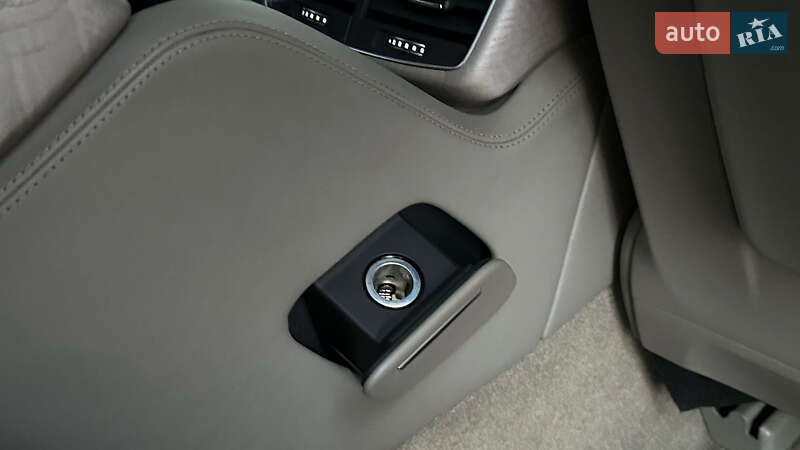 Седан Audi A8 2013 в Запорожье