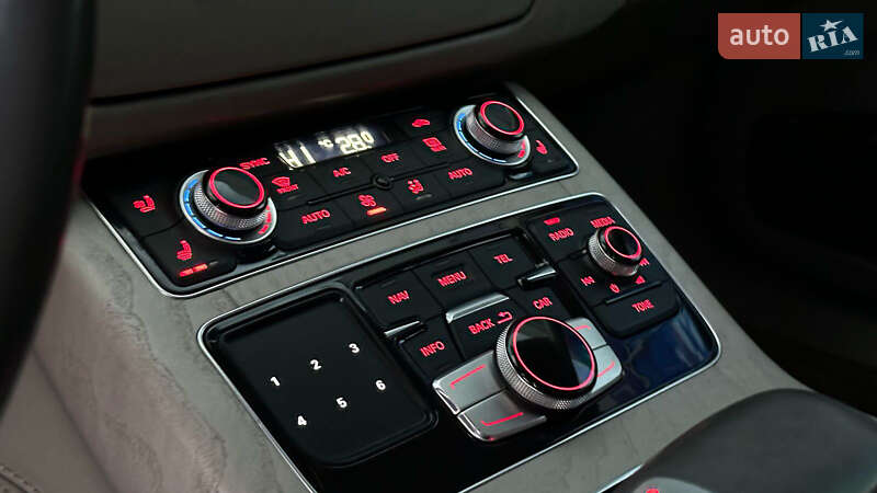 Седан Audi A8 2013 в Запорожье