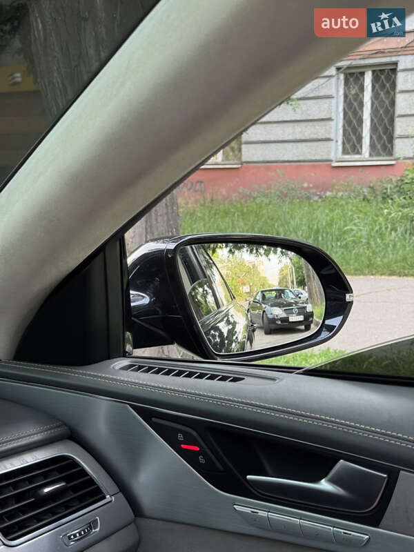 Седан Audi A8 2013 в Запорожье