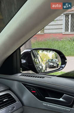 Седан Audi A8 2013 в 