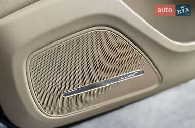 Седан Audi A8 2013 в 