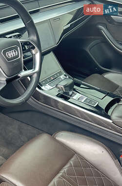 Седан Audi A8 2018 в 