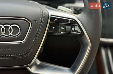Седан Audi A8 2022 в 