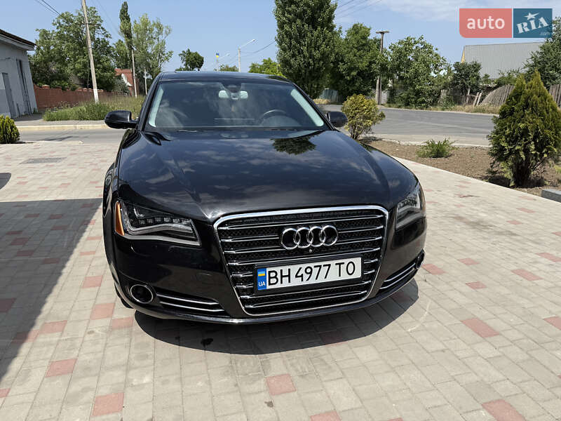 Седан Audi A8 2013 в 