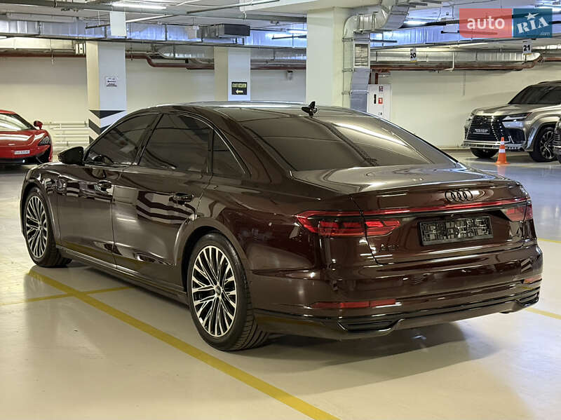 Седан Audi A8 2018 в Києві