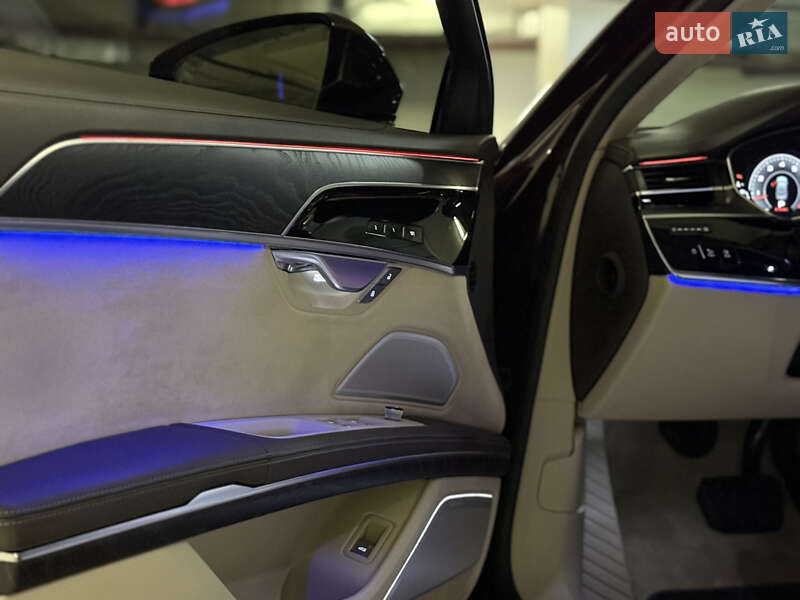 Седан Audi A8 2018 в Києві