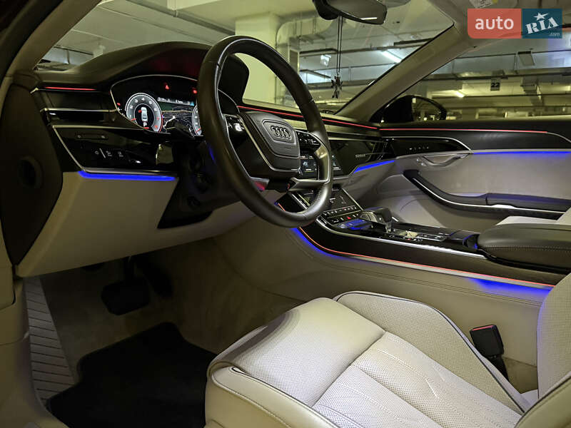 Седан Audi A8 2018 в Києві