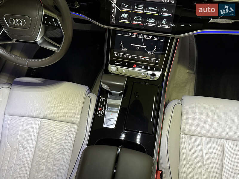 Седан Audi A8 2018 в Києві