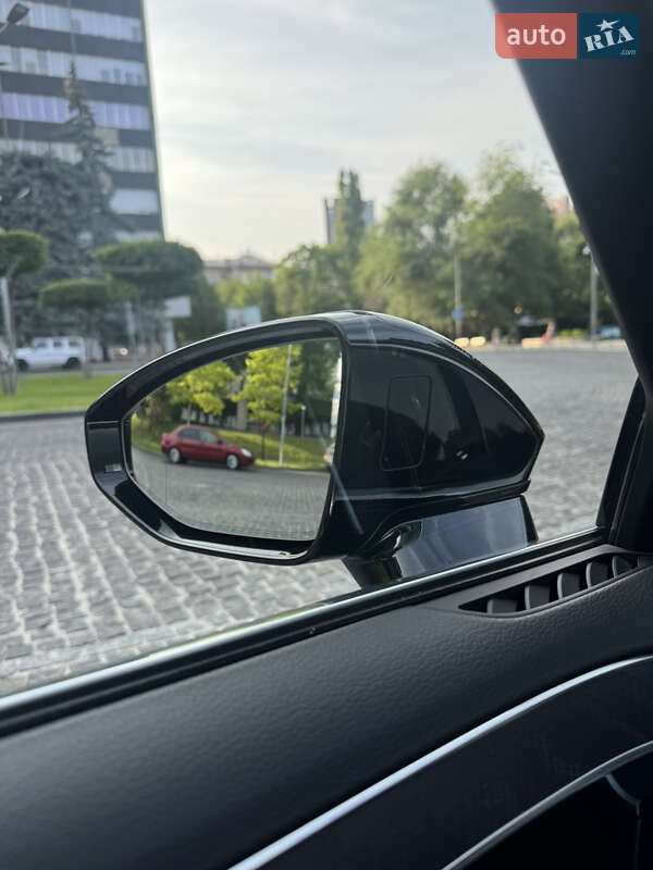 Седан Audi A8 2020 в Днепре