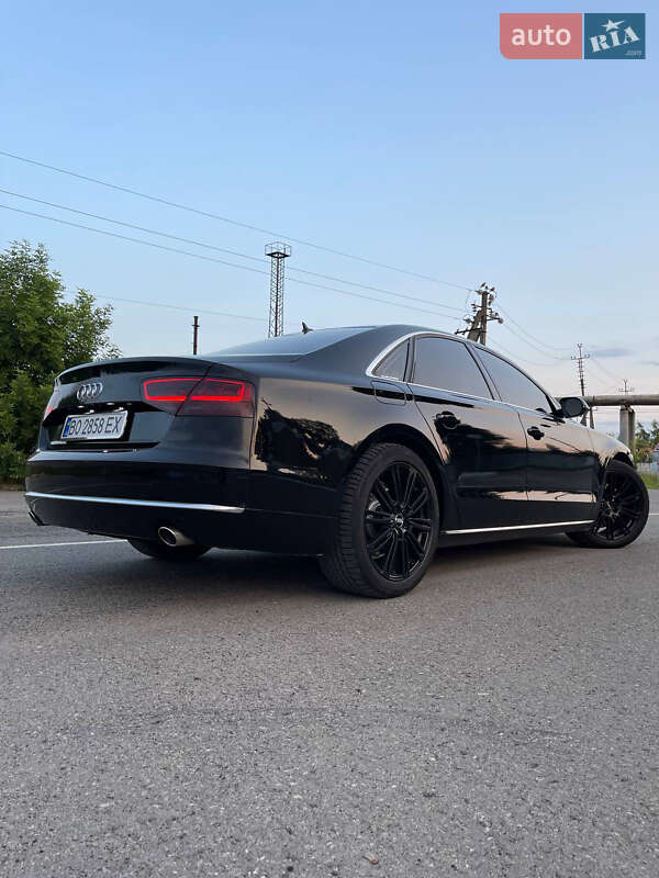 Седан Audi A8 2011 в Ивано-Франковске